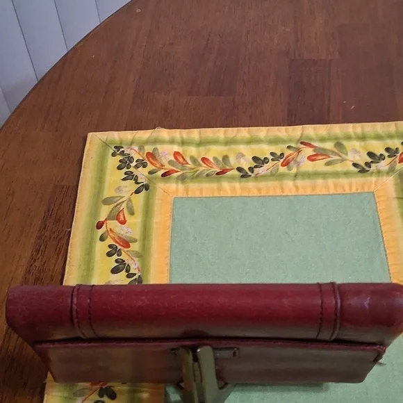 Fossil Women's Burgundy Leather Wallet - Picture 3 of 8